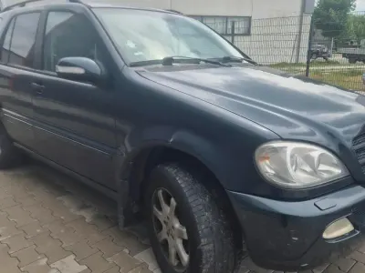 Gebraucht Mercedes ML270 163 PS (119 kW) 2004 Blau SUV