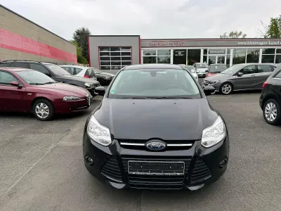 Używany Ford Focus Champions Edition 150 KM (110 kW) 2012 Czarny Kombi