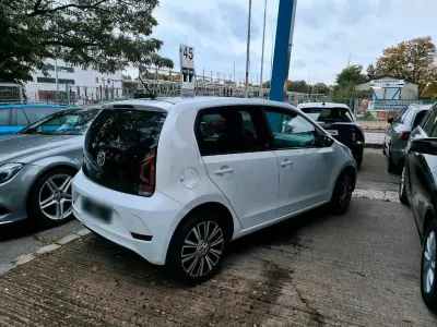 Gebraucht VW up! Sound 75 PS (55 kW) 2018 Weiß Kleinwagen