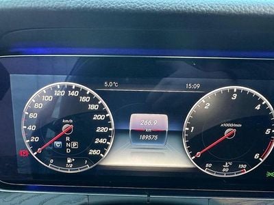 Silber Gebraucht 2018 Mercedes E400 Avantgarde Kombi | 30.245 € (Teuer)