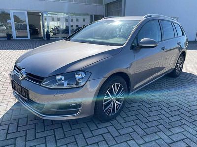 Gebraucht VW Golf VII Allstar 150 PS (110 kW) 2016 Limestone grey metallic Kombi