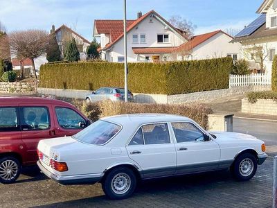 Usata Mercedes 380 204 CV (150 kW) 1982 Bianco Berlina