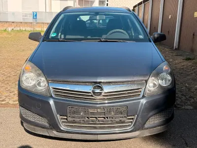 Gebraucht Opel Astra 105 PS (77 kW) 2008 Andere farben Kombi