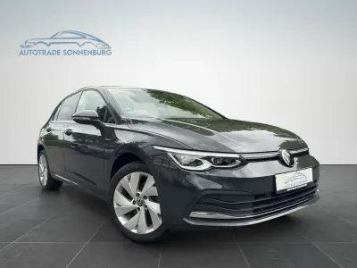 Gebraucht VW Golf VIII IQ Drive 131 PS (96 kW) 2024 Grau Limousine