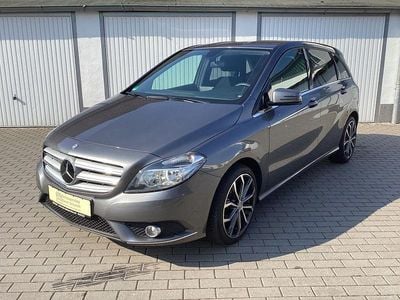 Gebraucht Mercedes B180 122 PS (89 kW) 2014 Grau Van / Kleinbus