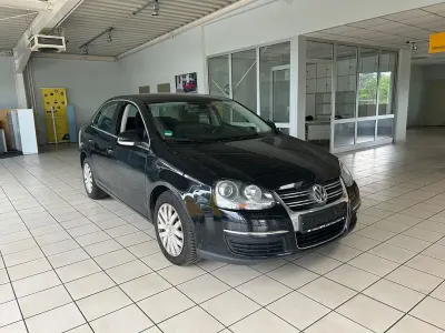 Gebraucht VW Jetta 140 PS (102 kW) 2010 Schwarz Limousine
