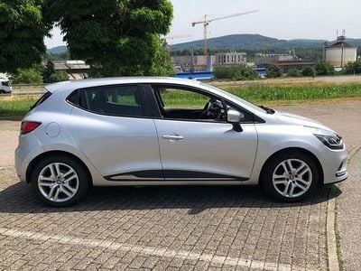 Gebraucht Renault Clio IV Life 75 PS (55 kW) 2018 Silber Kleinwagen