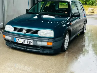 Używany VW Golf III GT 90 KM (66 kW) 1993 Zielony Sedan/Limuzyna