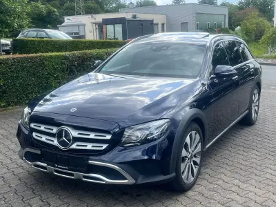 Gebraucht Mercedes E220 All-Terrain 194 PS (142 kW) 2017 Cavansitblau Kombi