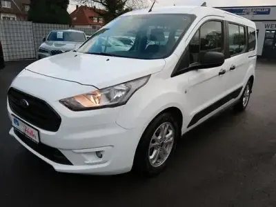 Używany Ford Tourneo 120 KM (88 kW) 2021 Biały Sedan/Limuzyna