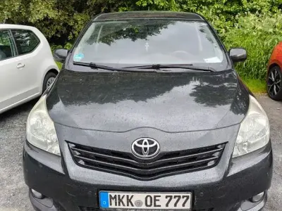 Gebraucht Toyota Verso Executive 136 PS (100 kW) 2013 Schwarz Van / Kleinbus