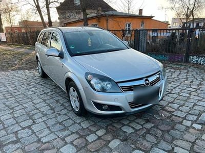 Gebraucht Opel Astra 110 PS (80 kW) 2011 Silber Kombi