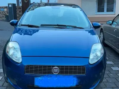 Gebraucht Fiat Grande Punto 65 PS (47 kW) 2009 Blau Kleinwagen