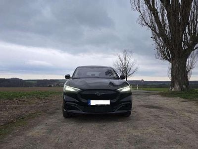 Second-hand Ford Mustang Mach-E 216 kW (294 CP) 2022 Negru SUV