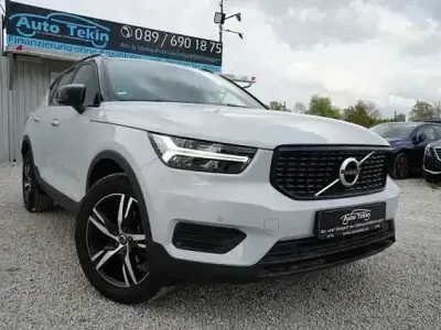 Gebraucht Volvo XC40 R-Design 163 PS (119 kW) 2022 Glacier silver metallic SUV