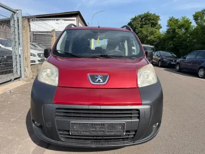 Gebraucht Peugeot Bipper Basis 73 PS (53 kW) 2009 Rot Van / Kleinbus