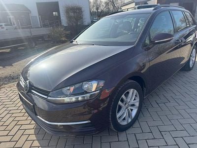 Gebraucht VW Golf VII Comfortline 116 PS (85 kW) 2018 Rot Kombi