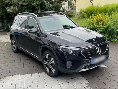 Mercedes EQB250