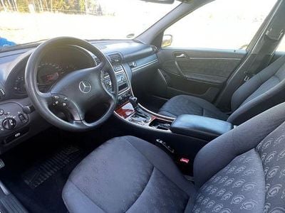 Gebraucht Mercedes C200 Elegance 116 PS (85 kW) 2001 Silber Limousine