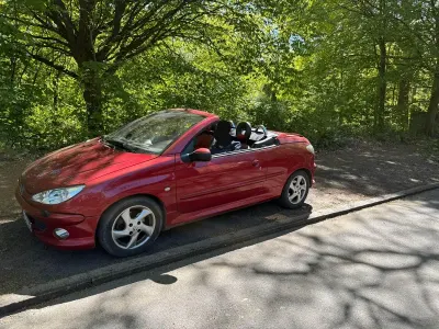 Brugt Peugeot 206 CC 109 HK (80 kW) 2004 Rød Cabriolet