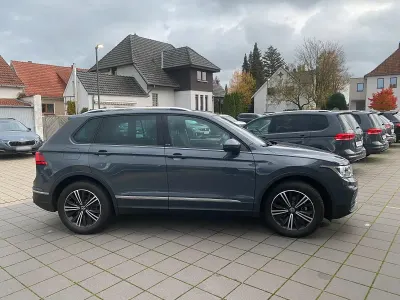 Gebraucht VW Tiguan Active 150 PS (110 kW) 2022 Grau SUV