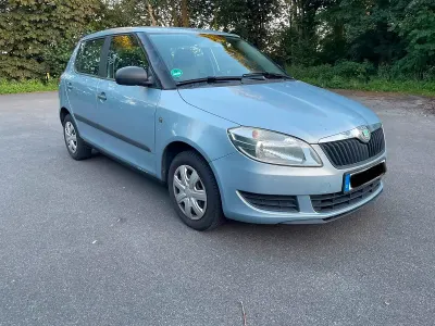 Gebraucht Skoda Fabia Comfort 60 PS (44 kW) 2010 Silber Kleinwagen