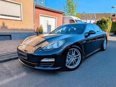 Second-hand Porsche Panamera 250 CP (183 kW) 2012 Negru Hatchback