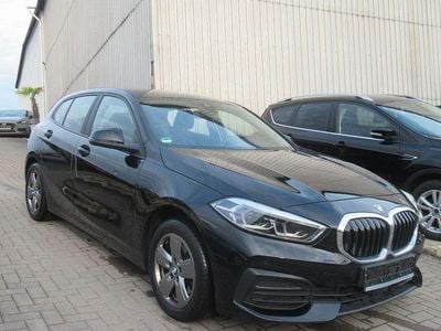 Schwarz Gebraucht 2022 BMW 118 Advantage Kleinwagen | 17.890 € (Guter Preis)