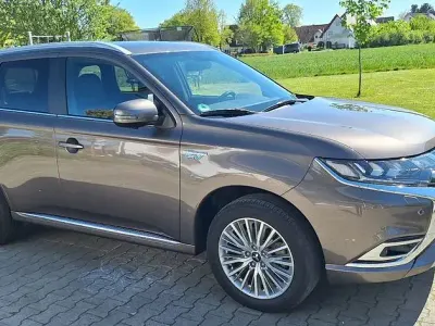 Usata Mitsubishi Outlander P-HEV Plus 224 CV (164 kW) 2019 Marrone SUV