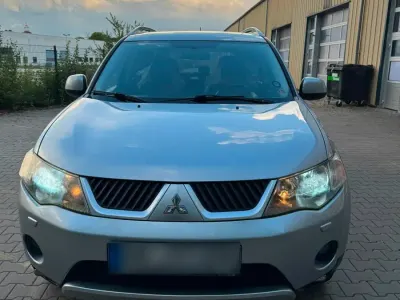 Gebraucht Mitsubishi Outlander 140 PS (102 kW) 2010 Silber SUV