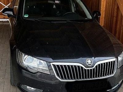 Schwarz Gebraucht 2015 Skoda Superb Ambition Kombi | 7.000 € (Teuer)