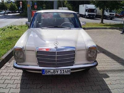 Beige Gebraucht 1973 Mercedes W114 Limousine | 17.200 €