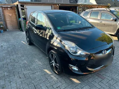 Gebraucht Hyundai ix20 Classic 90 PS (66 kW) 2013 Schwarz Kleinwagen