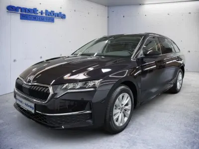 Neu Skoda Octavia Selection 150 PS (110 kW) 2026 Grau Kombi
