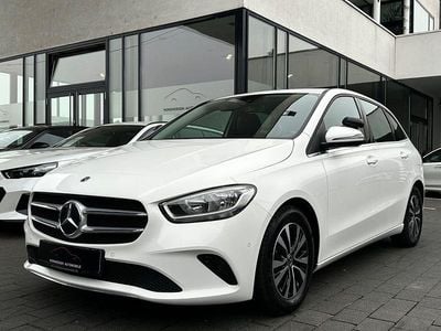 Gebraucht Mercedes B200 150 PS (110 kW) 2022 Weiß Van / Kleinbus