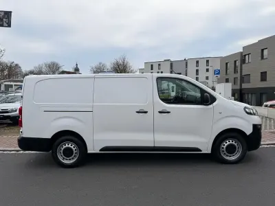 Gebraucht Opel Vivaro-e Combi 144 PS (105 kW) 2022 Weiß Van / Kleinbus