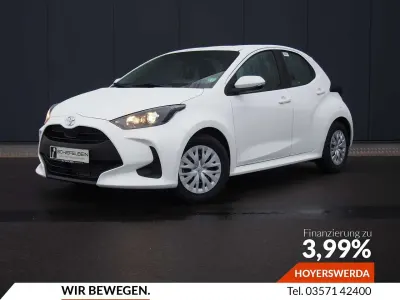 Gebraucht Toyota Yaris 72 PS (52 kW) 2023 Schneeweiß Kleinwagen