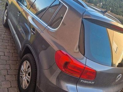 Gebraucht VW Tiguan Life 160 PS (117 kW) 2013 Grau SUV