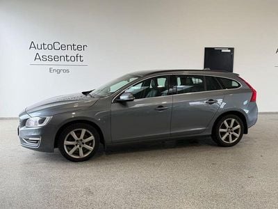 Usata Volvo V60 190 CV (139 kW) 2017 Grigio Station wagon