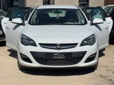 Gebraucht Opel Astra Active 101 PS (74 kW) 2013 Limousine