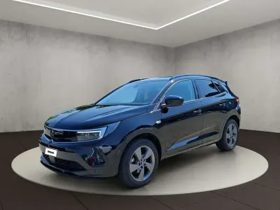 Gebraucht Opel Grandland X 131 PS (96 kW) 2024 Lackierung schwarz perla nera / metallic klarlack SUV