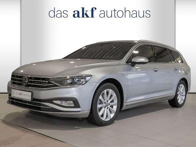 Pyritsilber metallic Gebraucht 2024 VW Passat Elegance Kombi | 36.450 € (Guter Preis)