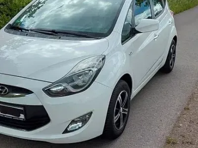 Gebraucht Hyundai ix20 Edition 90 PS (66 kW) 2014 Weiß Kleinwagen