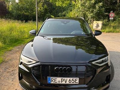 Schwarz Gebraucht 2020 Audi e-tron Advanced SUV | 24.900 € (Guter Preis)