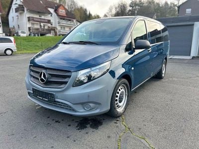 Gebraucht Mercedes Vito 190 PS (139 kW) 2017 Navyblau Van