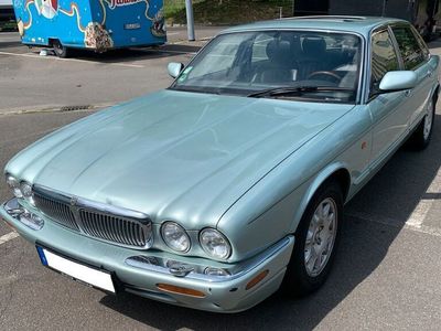 Jaguar XJ8