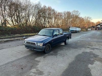 Gebraucht Toyota HiLux 1999 Blau Abholung
