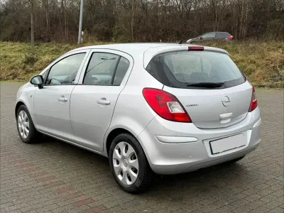 Gebraucht Opel Corsa 80 PS (58 kW) 2009 Silber Kleinwagen