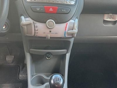 Gebraucht Peugeot 107 Urban Move 68 PS (50 kW) 2008 Silber Kleinwagen