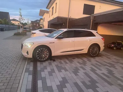 Usata Audi e-tron Sport 300 kW (408 CV) 2020 Bianco SUV